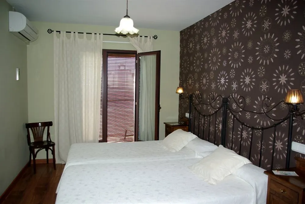 Guest house Hostal El Escudo De Mijas