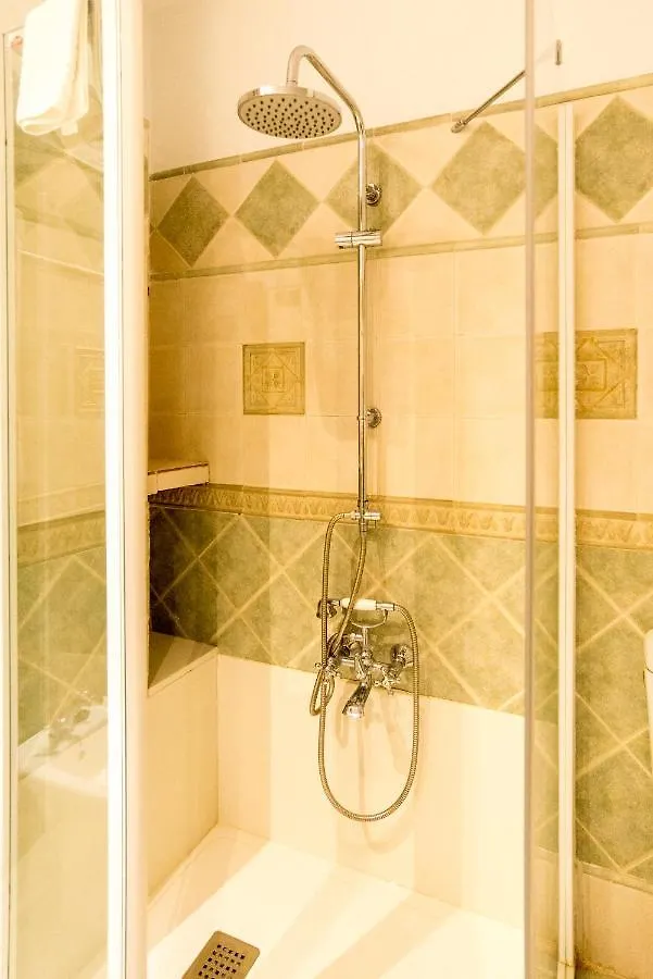 Guest house Hostal El Escudo De Mijas