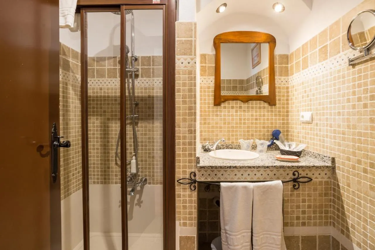 Hostal El Escudo De Mijas